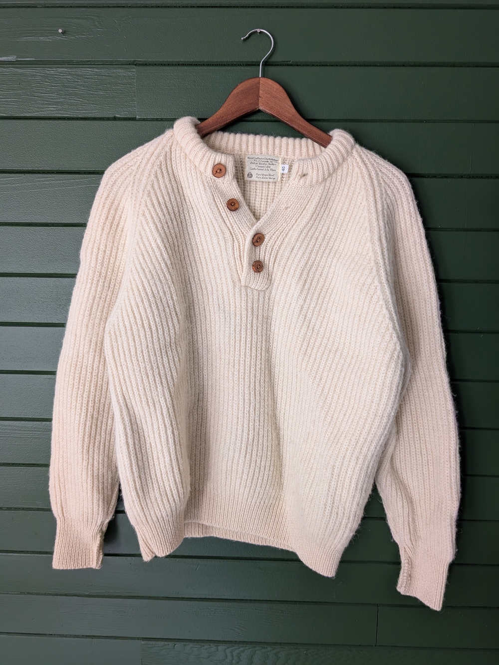 Men's Heavyweight 100% Wool Knit Sweater with Wooden Buttons